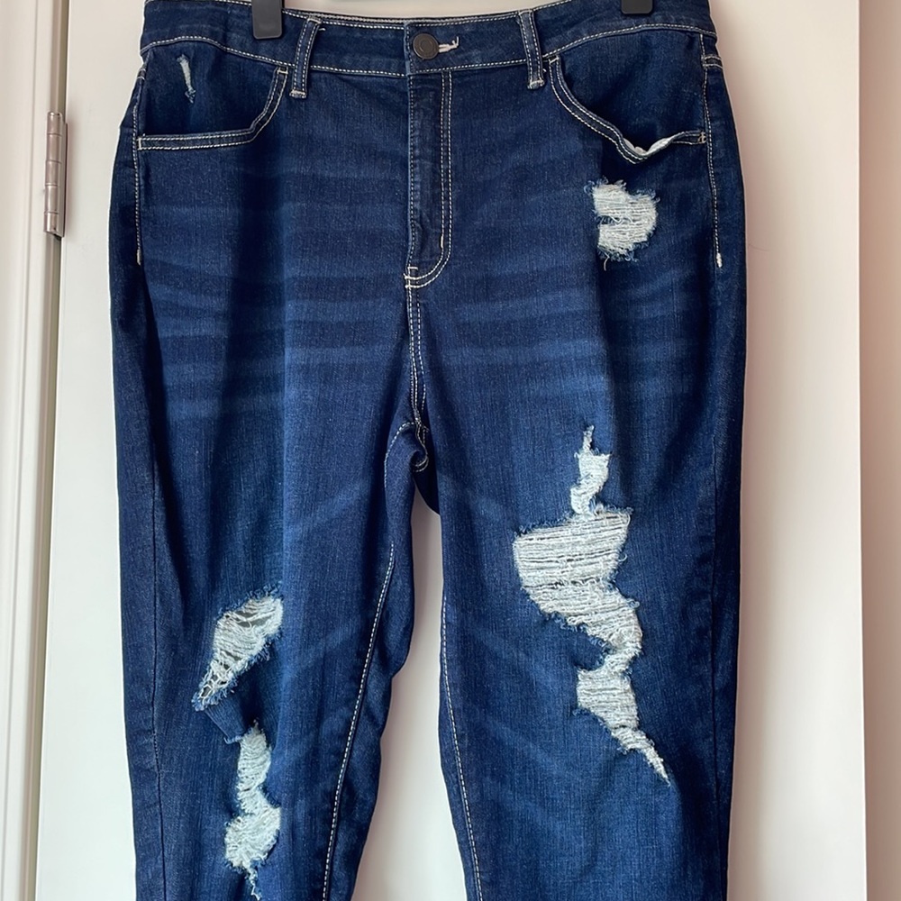 So High Rise Curvy Jeggings W/ Rips Size 17 - Picture 3 of 8